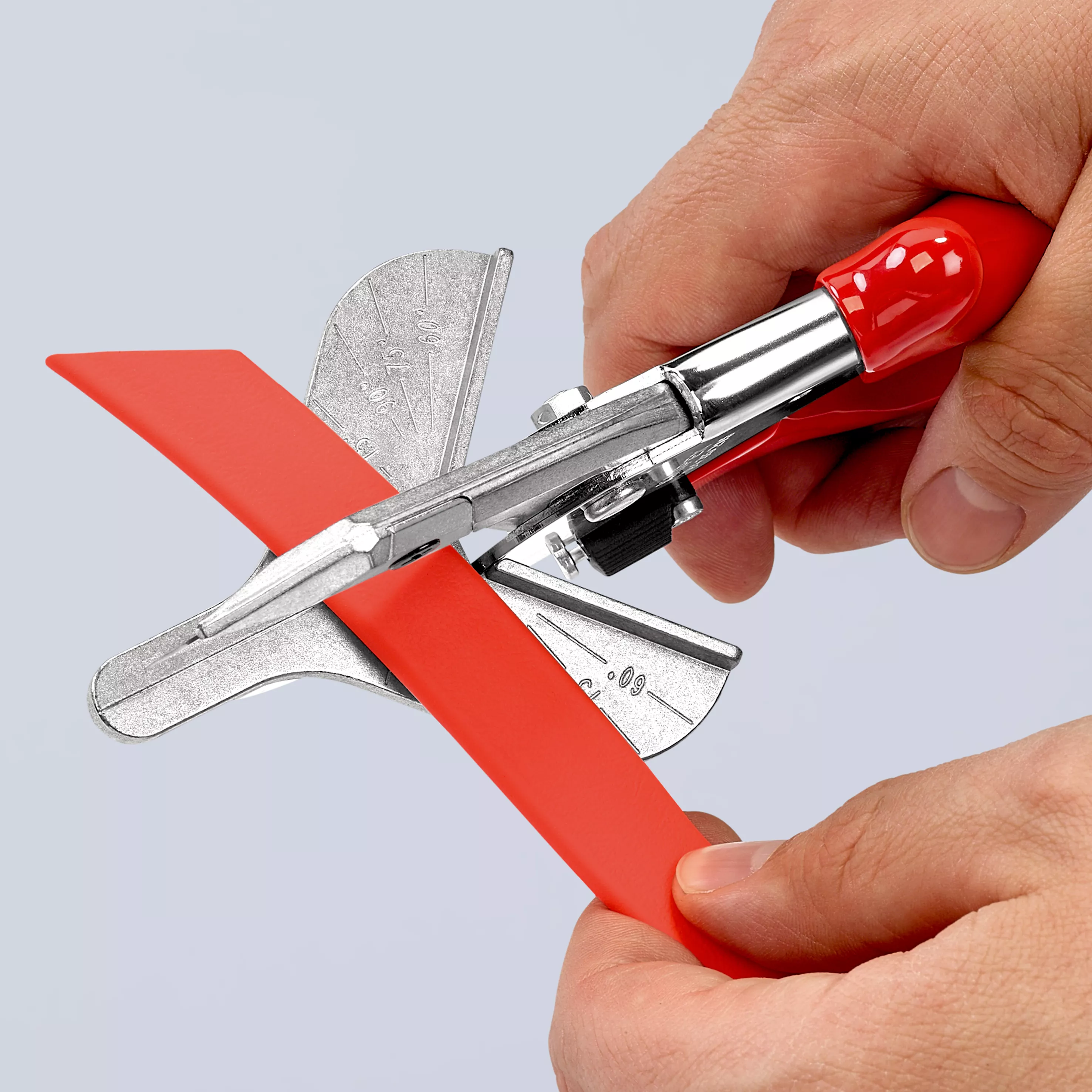KNIPEX 94 35 215 Gehrungsschere für Kunststoff- und Gummiprofile mit Kunststoff-Hüllen verchromt 215 mm