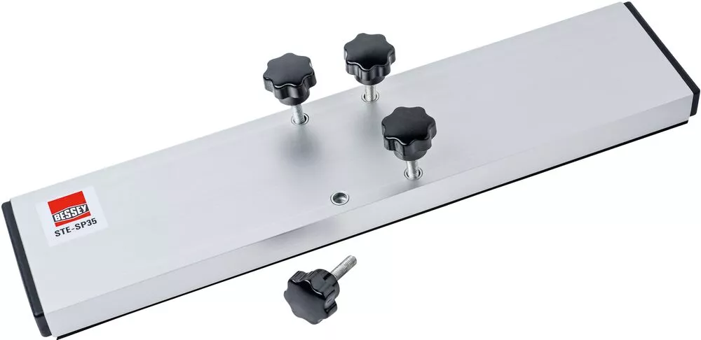 Abstützplatte STE-SP35 aus leichtem Aluminium mit rutschhemmendem Zellkautschuk, stufenlos schwenkbare Kontaktflächen