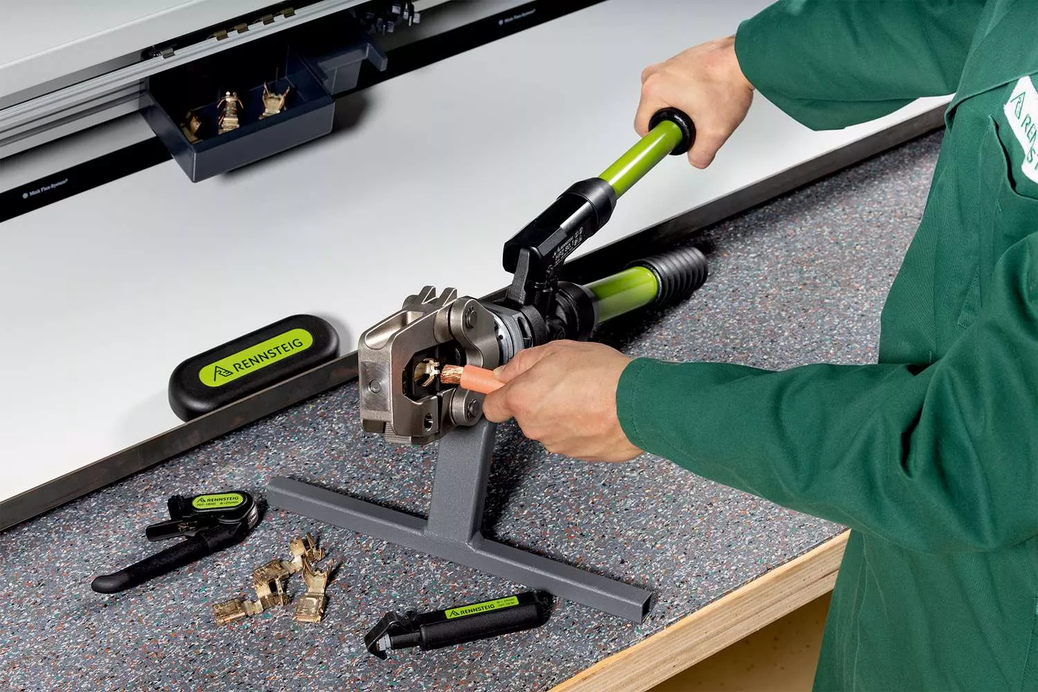 Handcrimpzange HPZ 80.1 im Kunststoffkoffer