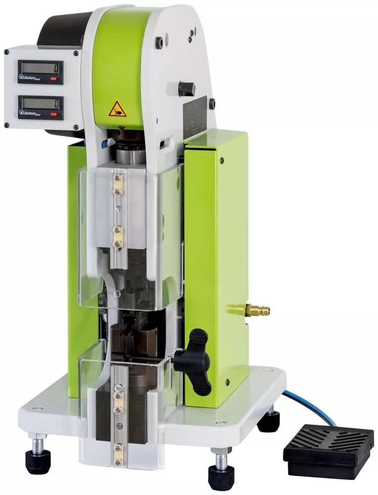 Crimpmaschine CM 25-2 mit Crimpeinsatz für geschirmte Steckverbinder MP8 – Telegärtner